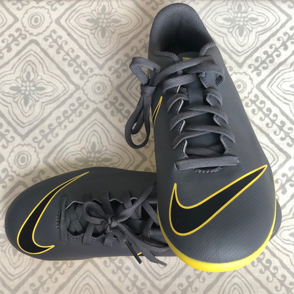 Kids soccer cleats